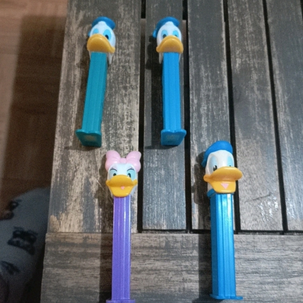 Disney Donald and Daisy Duck Candy Dispensers - Blue and Purple